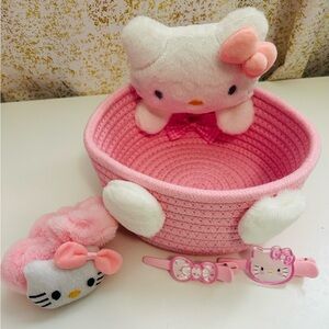 Hello Kitty Pink and White Bath Accessory Set